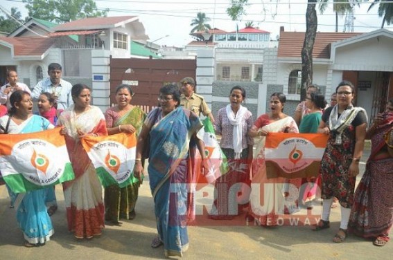 Increasing Crime against Women in Tripura : Women Congress protests before CMâ€™s quarter over CMâ€™s silence